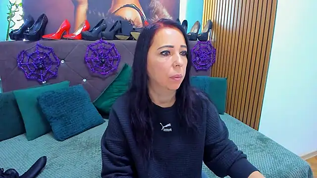 LauraSin online show from 10-25-25, 03:36