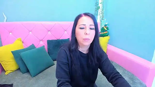 LauraSin online show from 12-15-25, 04:17