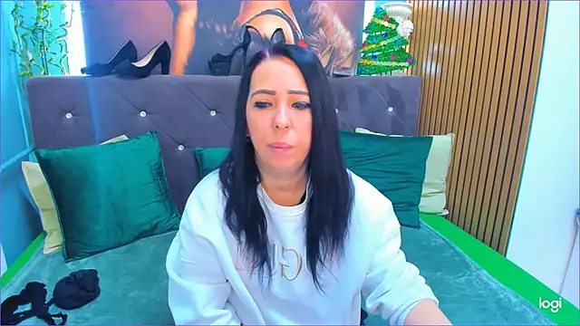 LauraSin online show from 12-19-25, 04:30