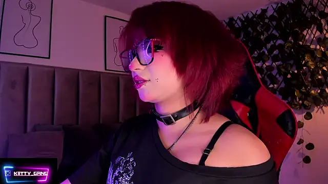 Kitty Gang online show from 09-13-25, 02:33