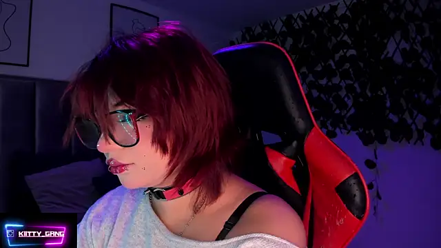 Kitty Gang online show from 10-15-25, 02:01