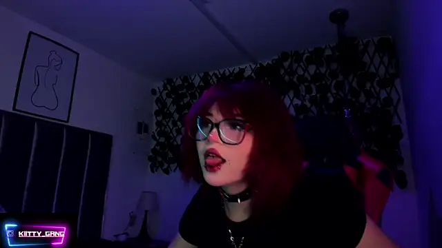 Kitty Gang online show from 10-16-25, 02:01