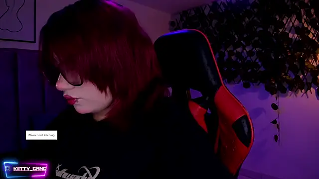 Kitty Gang online show from 11-19-25, 01:49