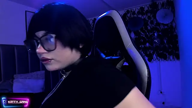 Kitty Gang online show from 04-08-26, 02:22