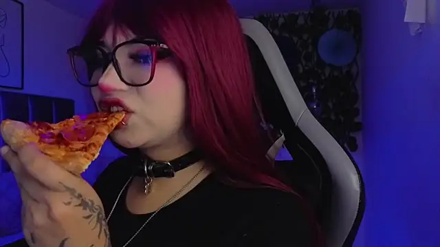 Kitty Gang online show from 05-28-26, 01:58
