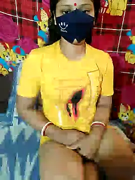 Snapshot of indiancouple09 chatting on 12-25-24, 04:11 indiancouple09 online show from 12-25-24, 04:11