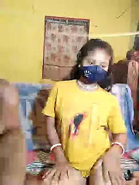 Snapshot of indiancouple09 chatting on 02-03-25, 12:04 indiancouple09 online show from 02-03-25, 12:04