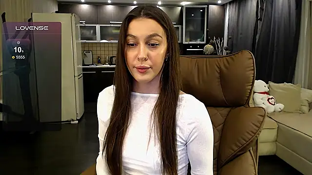 Snapshot of Doll_Jasmine_ chatting on 05-31-26, 07:04 Doll Jasmine online show from 05-31-26, 07:04