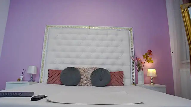 Lenna Paul online show from 12-04-25, 04:55