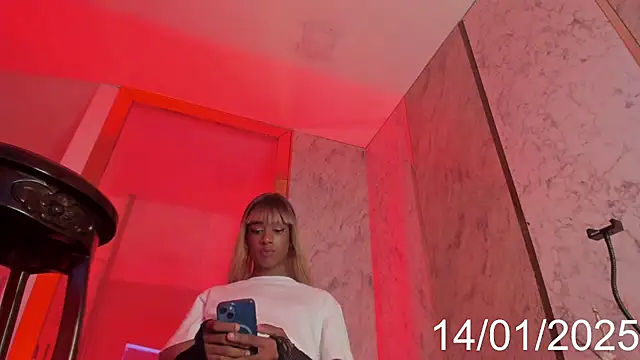 Snapshot of Doll_Isaa chatting on 01-14-25, 08:31 Doll Isaa online show from 01-14-25, 08:31