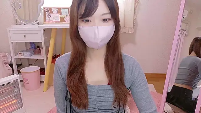 Snapshot of HANApipi chatting on 12-15-24, 03:45 HANApipi online show from 12-15-24, 03:45