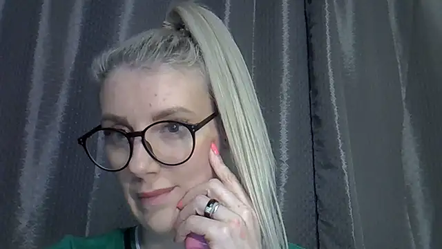 Snapshot of Pabonya91 chatting on 03-15-25, 10:33 Pabonya91 online show from 03-15-25, 10:33