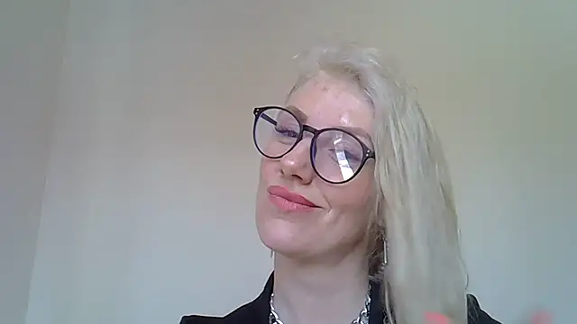 Snapshot of Pabonya91 chatting on 03-19-25, 08:01 Pabonya91 online show from 03-19-25, 08:01