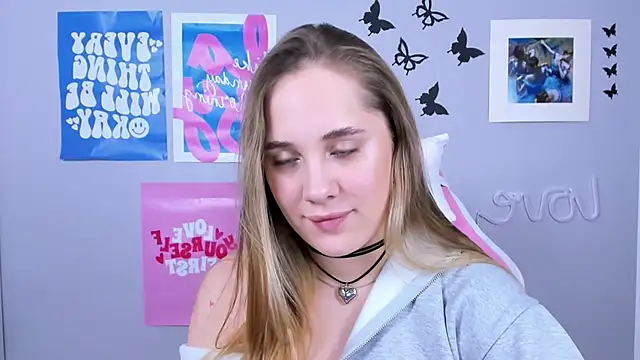 Snapshot of MiaMilas chatting on 01-20-25, 11:56 MiaMilas online show from 01-20-25, 11:56