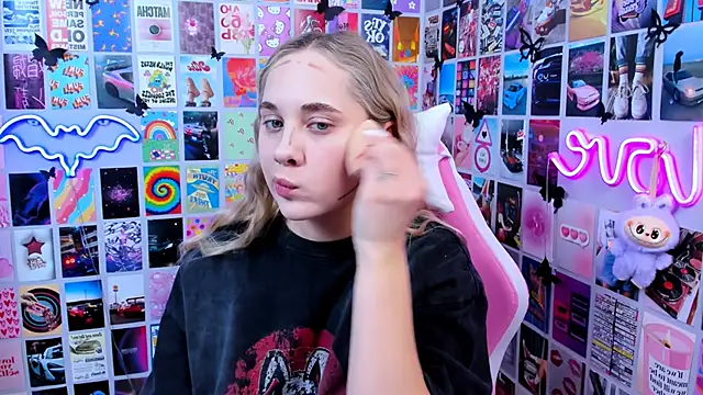 Snapshot of MiaMilas chatting on 01-07-26, 12:40 MiaMilas online show from 01-07-26, 12:40