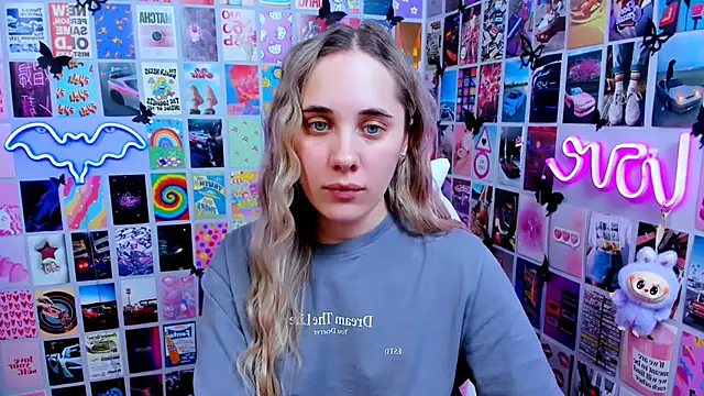 Snapshot of MiaMilas chatting on 03-16-26, 02:32 MiaMilas online show from 03-16-26, 02:32