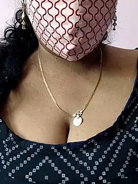 Snapshot of mallu-sumi chatting on 05-26-26, 08:43 mallu-sumi online show from 05-26-26, 08:43