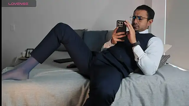 pablo-rincon95 online show from 04-10-26, 01:38