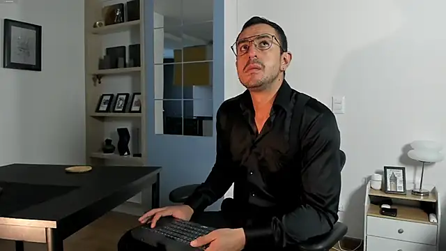 Snapshot of pablo-rincon95 chatting on 05-22-26, 12:11 pablo-rincon95 online show from 05-22-26, 12:11