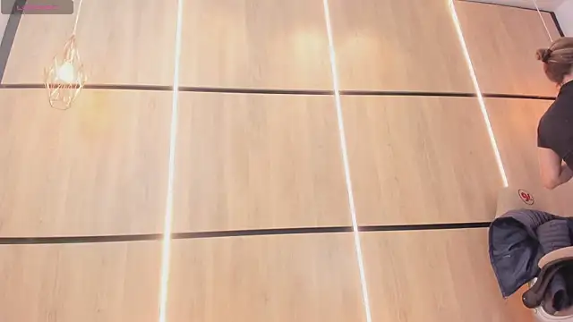 adela chase online show from 10-22-25, 02:56