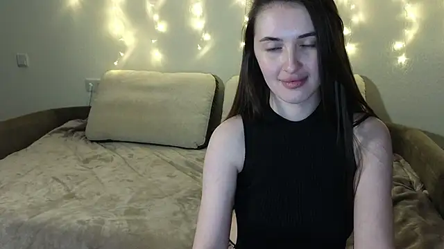 Snapshot of Tutti_Frutt1s chatting on 02-16-25, 07:15 Tutti Frutt1s online show from 02-16-25, 07:15