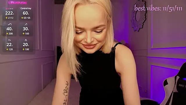 Snapshot of horny_blondiee chatting on 02-22-25, 08:29 horny blondiee online show from 02-22-25, 08:29