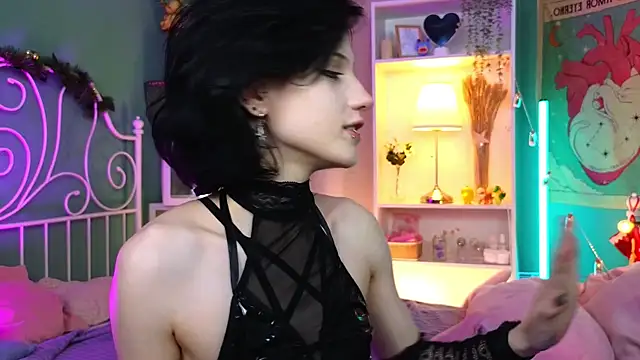 Snapshot of dark_vamp_ chatting on 12-20-24, 09:17 dark vamp online show from 12-20-24, 09:17