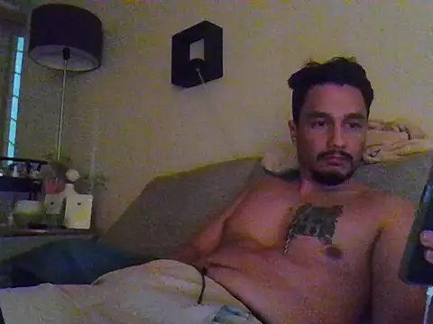 Snapshot of Ginessy chatting on 12-14-25, 06:30 Ginessy online show from 12-14-25, 06:30