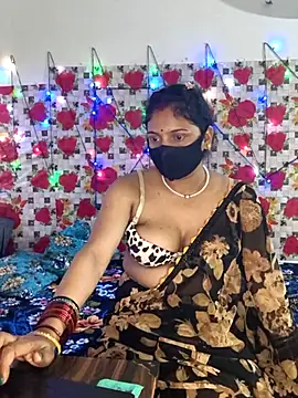 Snapshot of PeaCoooock chatting on 10-13-25, 04:40 PeaCoooock online show from 10-13-25, 04:40