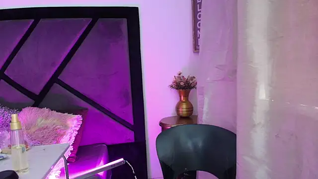 Snapshot of GabrielaDurann chatting on 01-13-26, 07:52 GabrielaDurann online show from 01-13-26, 07:52