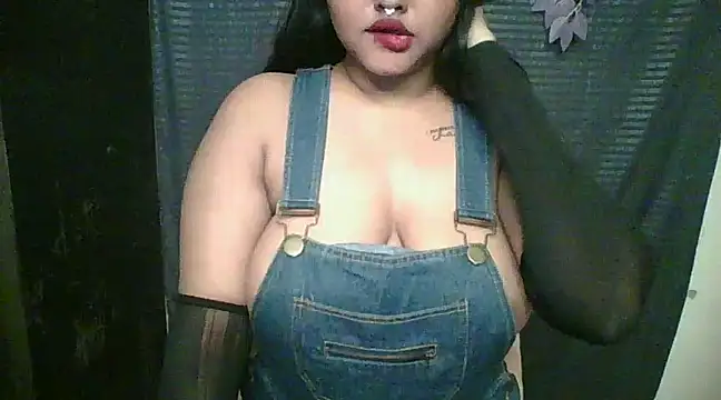 Snapshot of Your-love-12 chatting on 12-12-24, 02:26 Your-love-12 online show from 12-12-24, 02:26