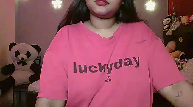 Snapshot of Your-love-12 chatting on 02-24-25, 02:58 Your-love-12 online show from 02-24-25, 02:58