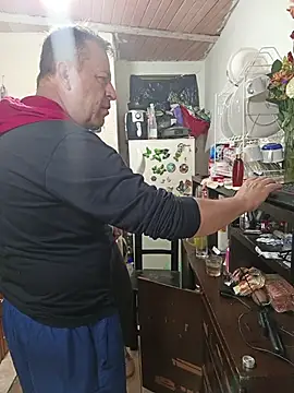 Snapshot of ZuriandAlex chatting on 11-14-25, 11:53 ZuriandAlex online show from 11-14-25, 11:53