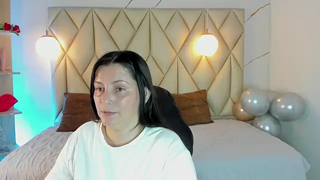 Snapshot of angelswets chatting on 06-26-26, 02:10 angelswets online show from 06-26-26, 02:10