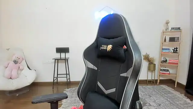 Snapshot of GoddessAnna chatting on 03-04-25, 03:04 GoddessAnna online show from 03-04-25, 03:04