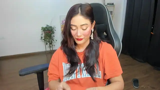 Snapshot of GoddessAnna chatting on 03-16-25, 06:01 GoddessAnna online show from 03-16-25, 06:01