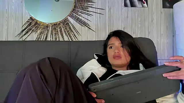 karla 999 online show from 12-29-24, 05:10