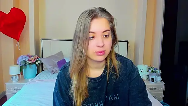 AlexissM online show from 10-12-25, 06:56