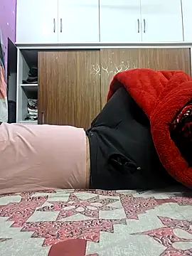 Snapshot of kokakrish chatting on 10-27-25, 05:28 kokakrish online show from 10-27-25, 05:28