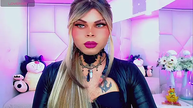 Snapshot of AdanKinng chatting on 10-12-25, 07:51 AdanKinng online show from 10-12-25, 07:51