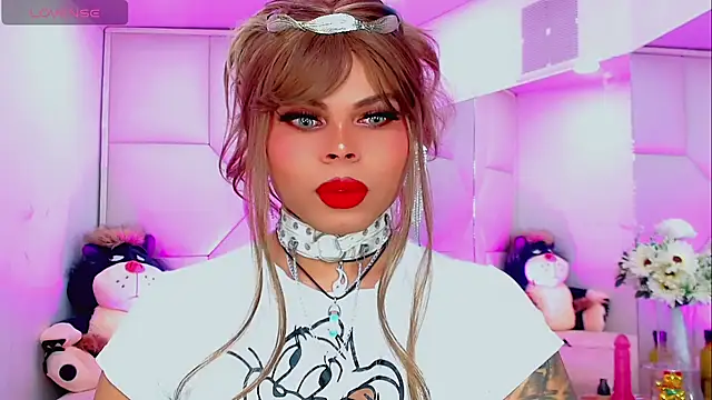 Snapshot of AdanKinng chatting on 10-19-25, 06:36 AdanKinng online show from 10-19-25, 06:36