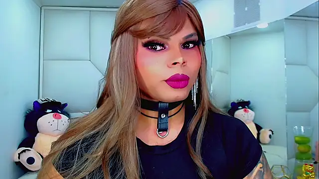 Snapshot of AdanKinng chatting on 10-30-25, 11:11 AdanKinng online show from 10-30-25, 11:11