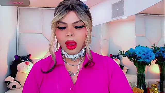 Snapshot of AdanKinng chatting on 11-22-25, 12:48 AdanKinng online show from 11-22-25, 12:48