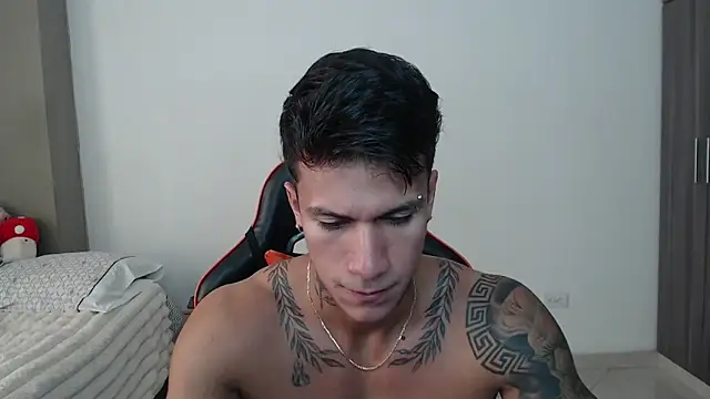 pettergrey1 online show from 03-25-26, 12:11