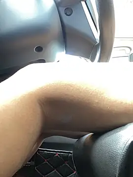 Snapshot of Liliya-77 chatting on 09-29-25, 01:33 Liliya-77 online show from 09-29-25, 01:33