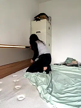 Snapshot of Liliya-77 chatting on 11-14-25, 08:13 Liliya-77 online show from 11-14-25, 08:13