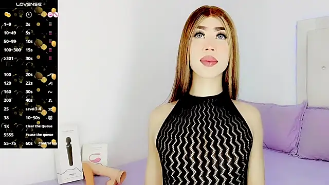 Snapshot of New_Doll chatting on 10-08-25, 03:37 New Doll online show from 10-08-25, 03:37