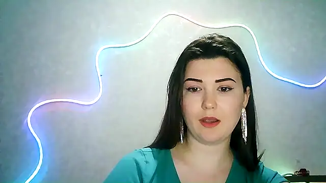 Snapshot of SeductiveTati chatting on 09-21-25, 04:36 SeductiveTati online show from 09-21-25, 04:36