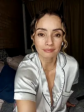 Loly Horny online show from 05-13-26, 02:31