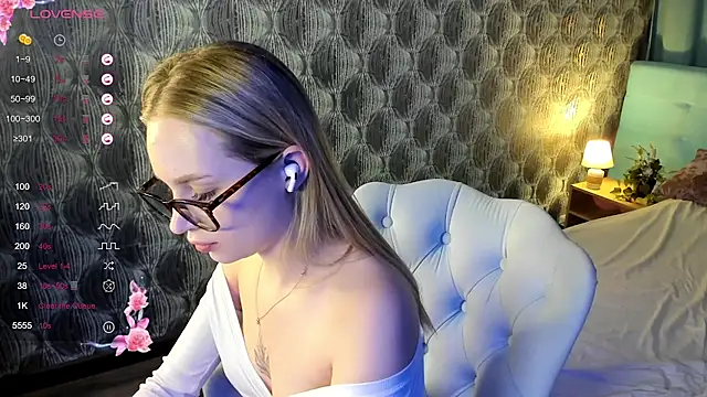 Carol  Cox online show from 12-28-24, 02:33